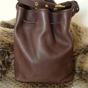 Coach Vintage Legacy 9165 drawstring bucket handbag - Excellent condition!